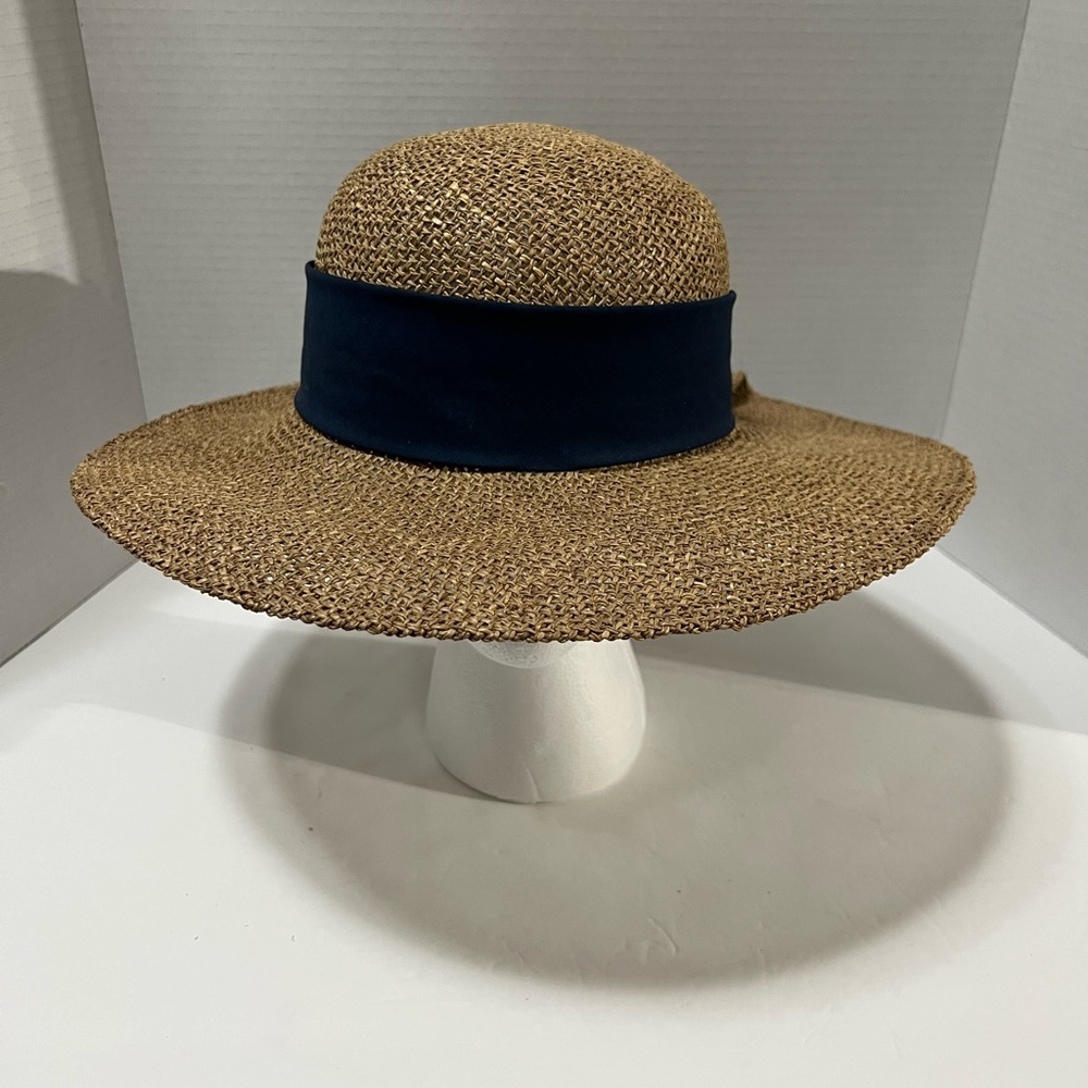 Hat summer beach blue bow. New condition